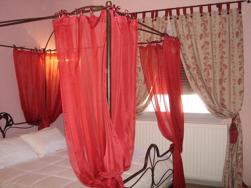 Les Caselles De Marie Aumelas Exterior photo